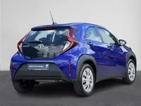 Toyota Aygo X 1.0 VVT-i MT Play NIEUW! | Airconditioning  | LED Verlichting | Car play | Camera | Stoelverwarming | DAB | ( Vestiging Vianen Tel: 0347-371248) Foto
